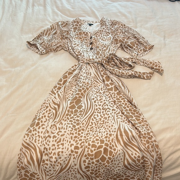 Light beige Ann Taylor animal print dress with tie.  XS - Picture 5 of 8